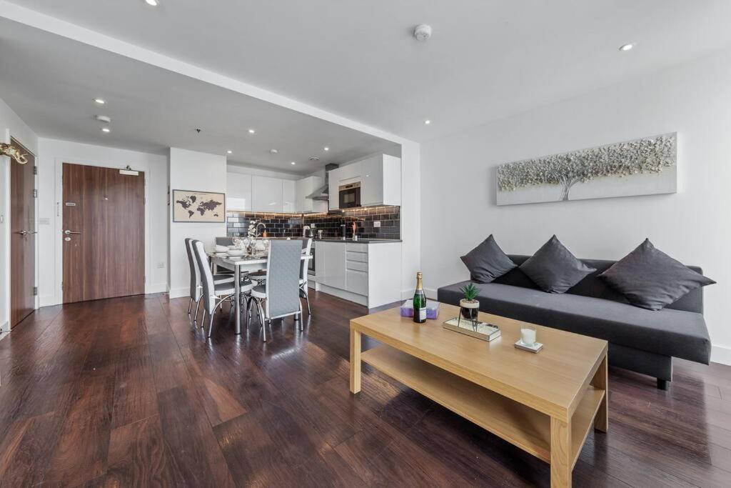 Beautiful Living Sleep 7 In London Bp34 Apartment Exterior foto